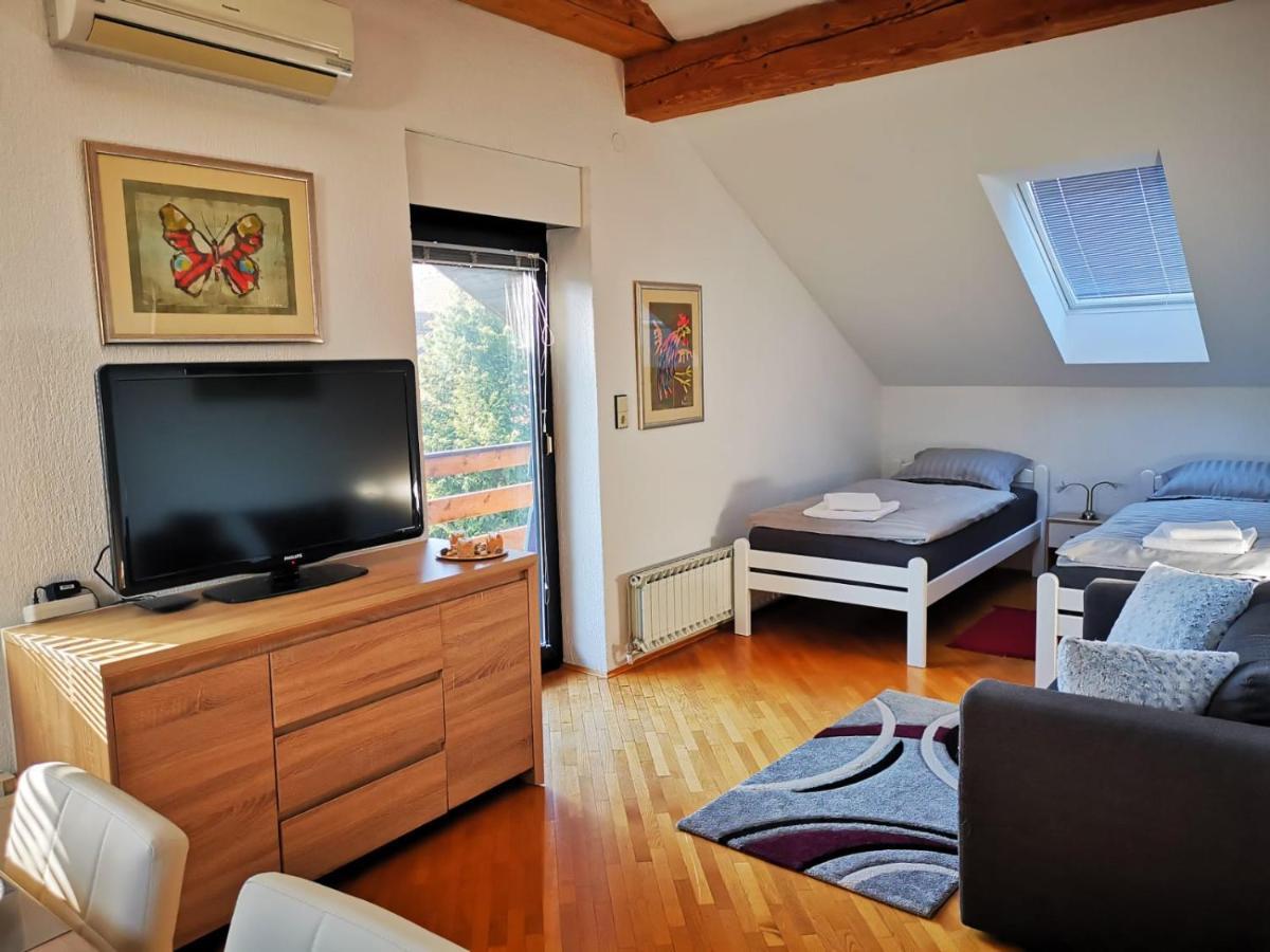 Ela'S Apartment Komenda المظهر الخارجي الصورة