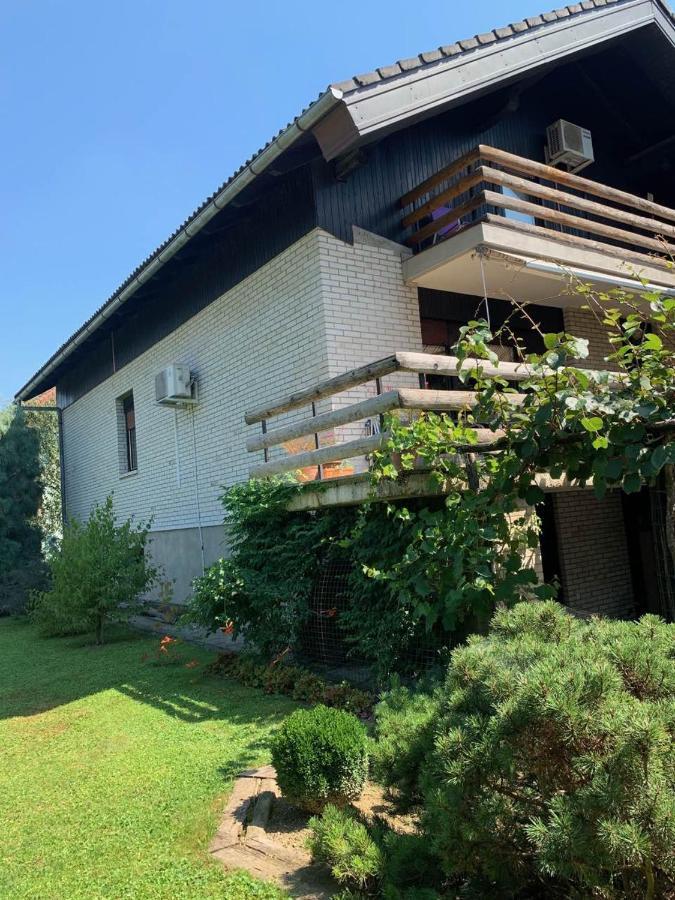 Ela'S Apartment Komenda المظهر الخارجي الصورة