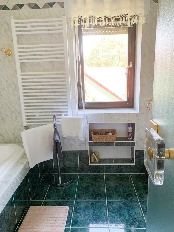 Ela'S Apartment Komenda المظهر الخارجي الصورة
